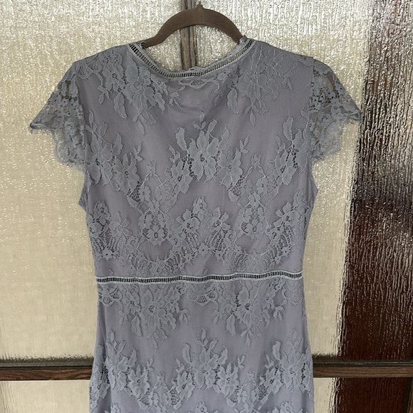 Saylor
Silver Myriem Lace Dress size large - Picture 13 of 17
